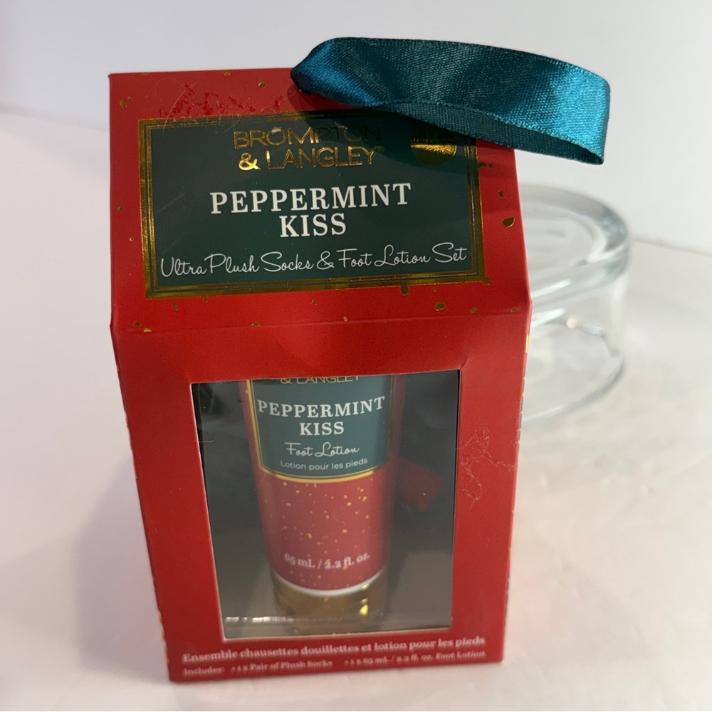 ❄️ Brompton & Langley Peppermint Kiss Foot Lotion & Plush Socks Gift Set ❄️